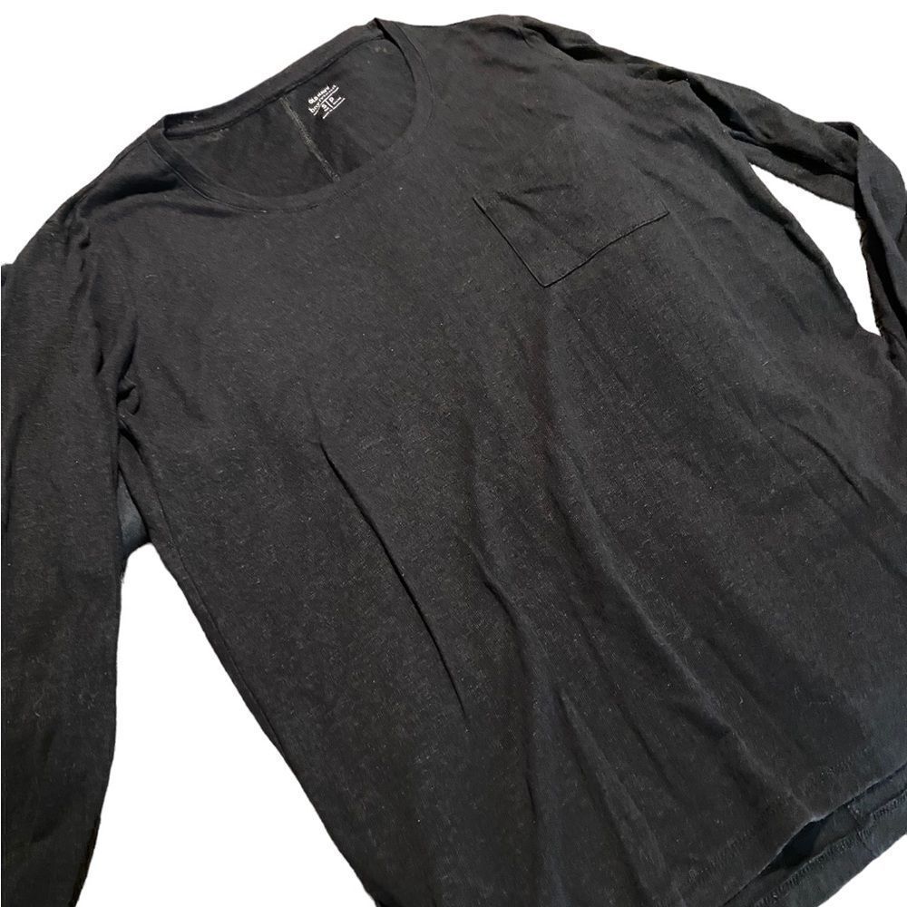 Old Navy boyfriend size small long sleeved dressy tee new without tags